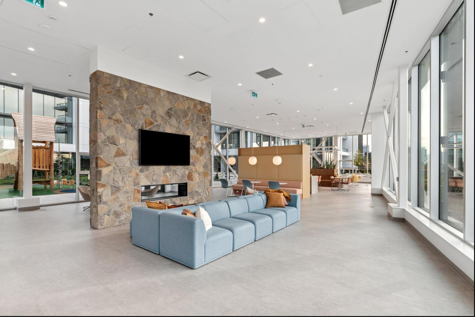 2206 13675 107A Avenue, Surrey, BC - Indoor With Fireplace