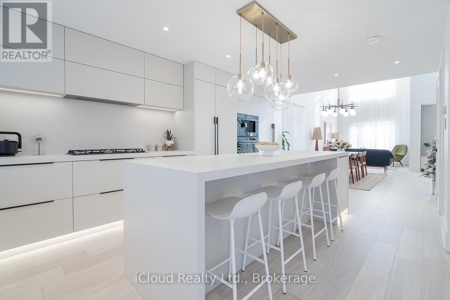 5389 Kindos Street, Burlington, ON - Indoor Photo Showing Kitchen