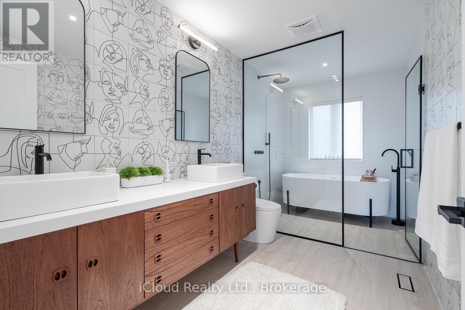 5389 Kindos Street, Burlington, ON - Indoor Photo Showing Bathroom