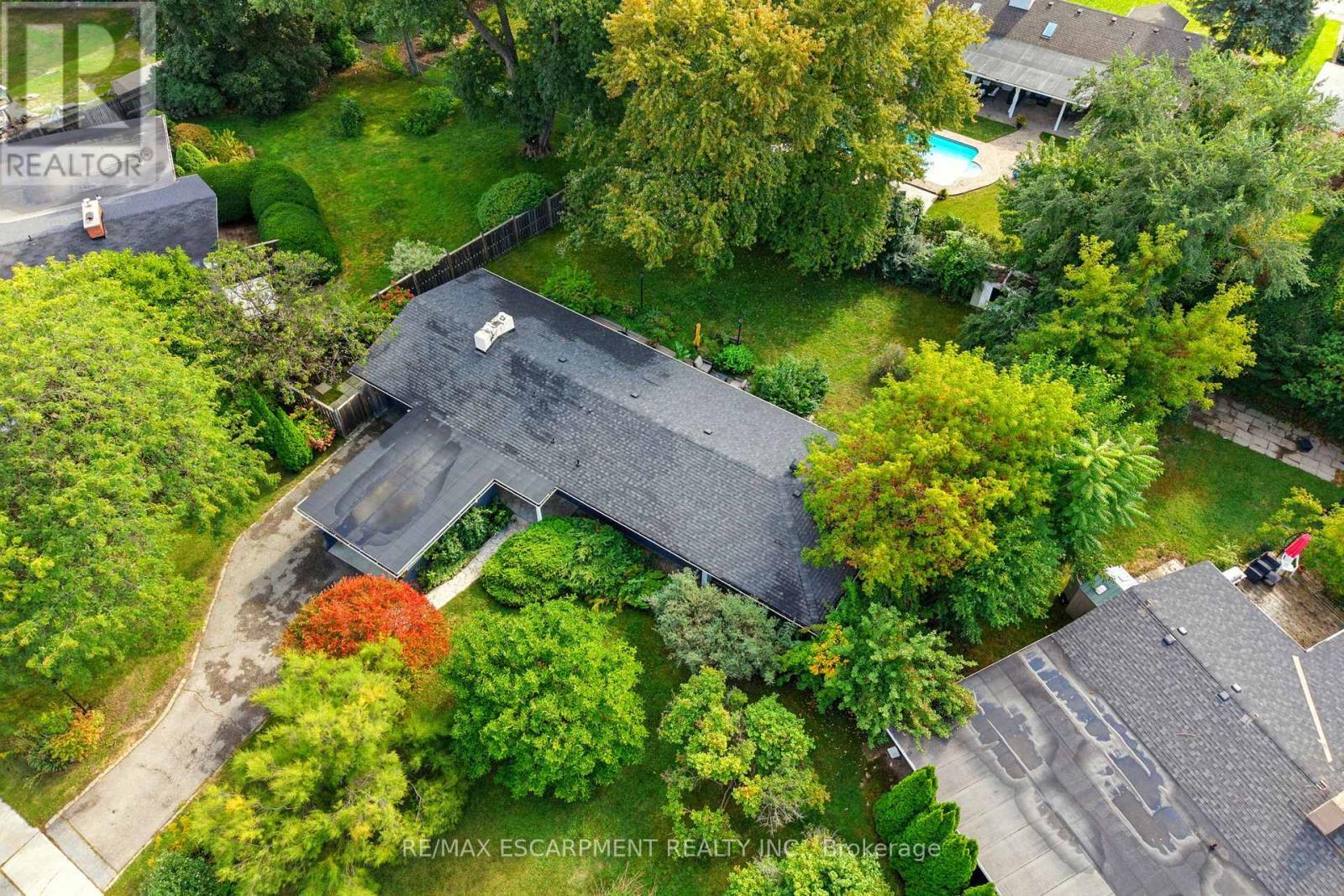 230 South Service Road, Mississauga, ON - Outdoor