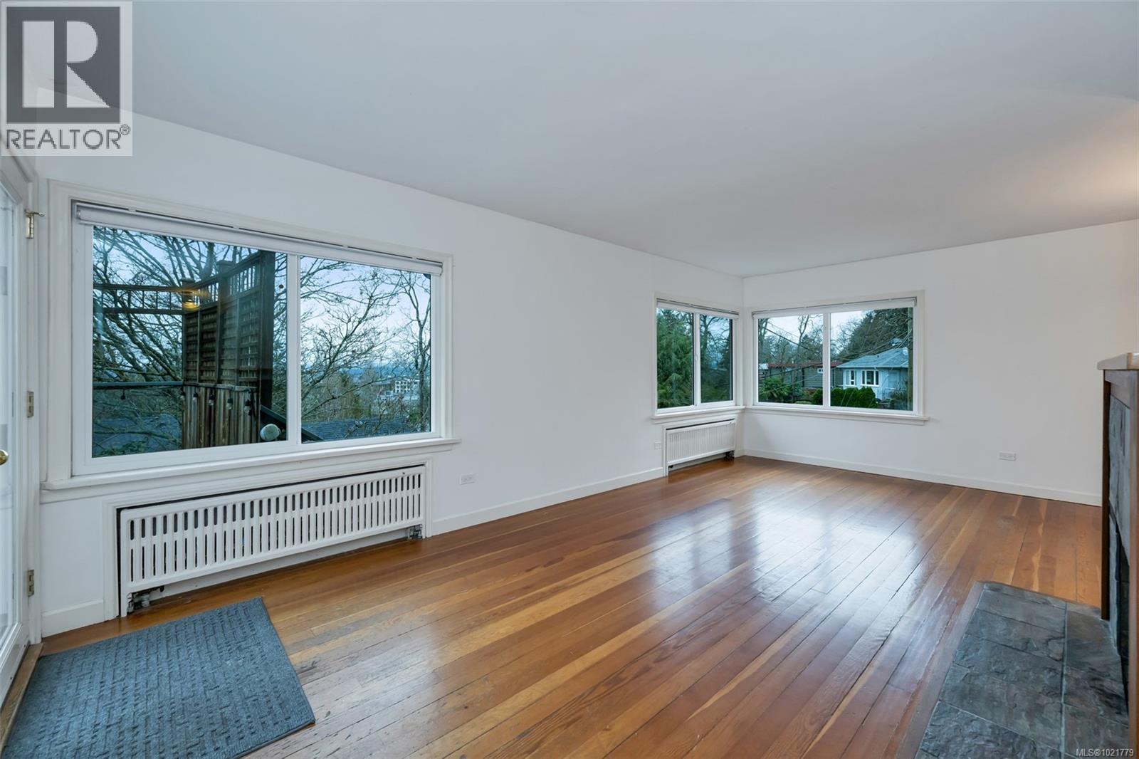 1181 Clovelly Terr, Saanich, BC - Indoor Photo Showing Other Room