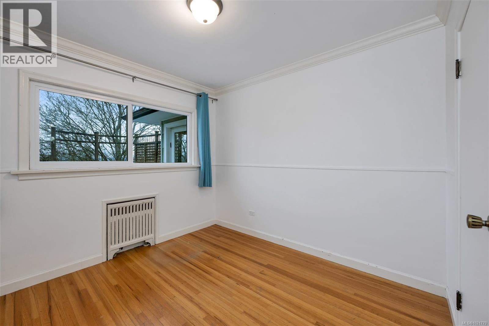 1181 Clovelly Terr, Saanich, BC - Indoor Photo Showing Other Room