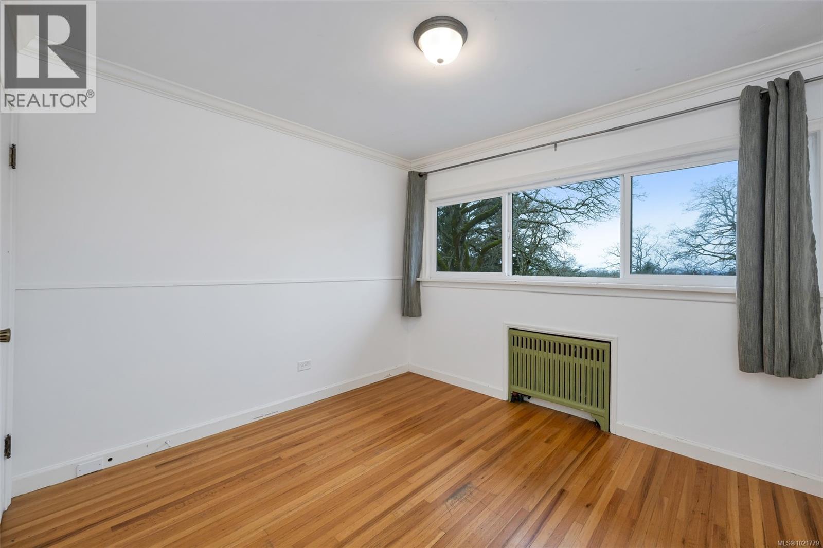 1181 Clovelly Terr, Saanich, BC - Indoor Photo Showing Other Room