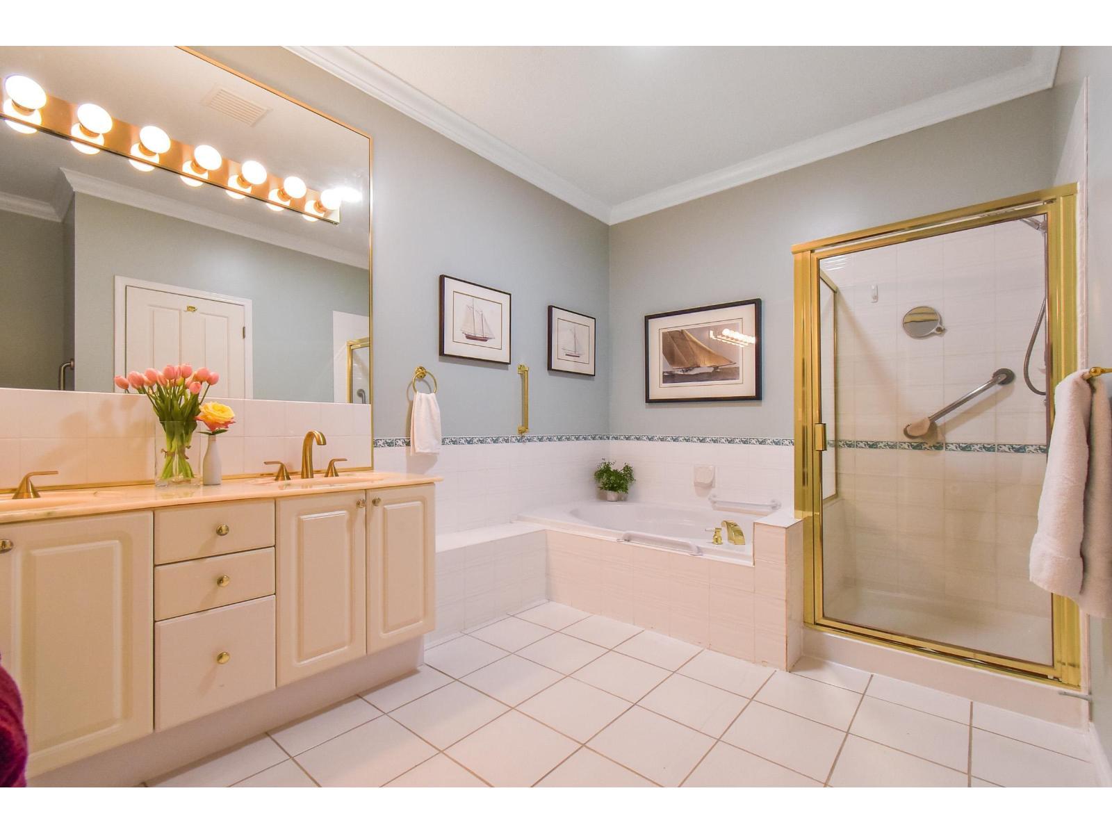 54 2533 152 Street, Surrey, BC - Indoor Photo Showing Bathroom