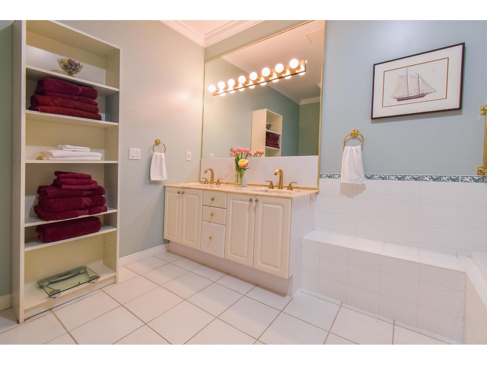 54 2533 152 Street, Surrey, BC - Indoor Photo Showing Bathroom