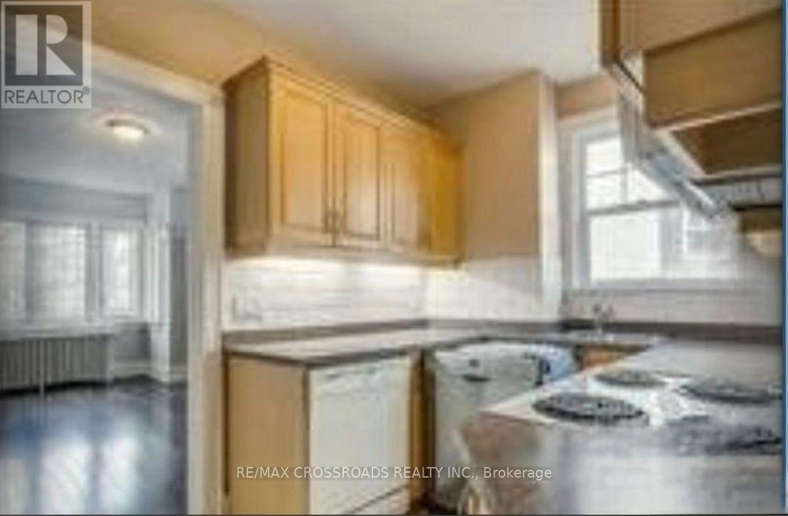 Main - 69 Lawrence Avenue E, Toronto, ON - Indoor