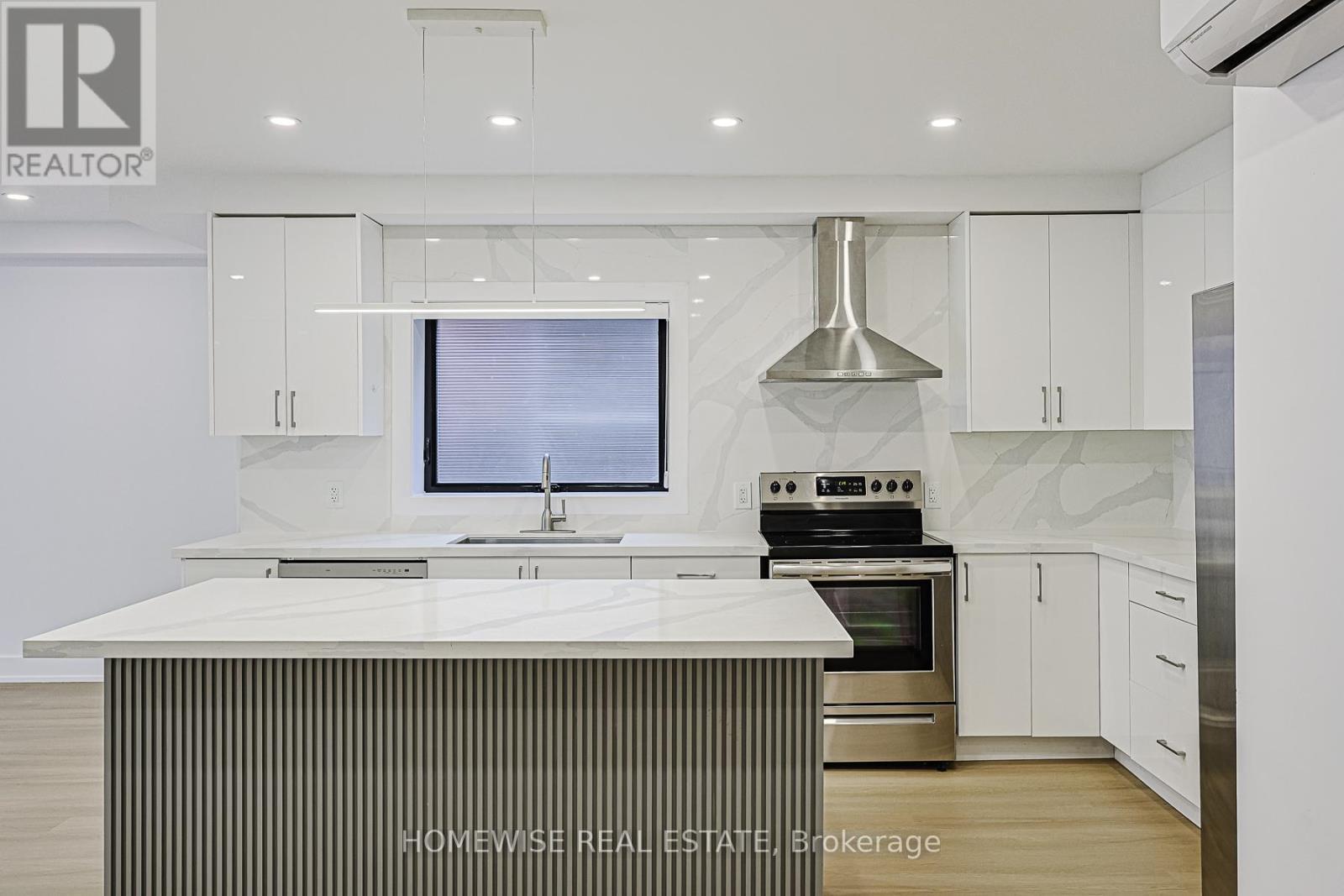 999 Eglington Avenue W, Toronto, ON