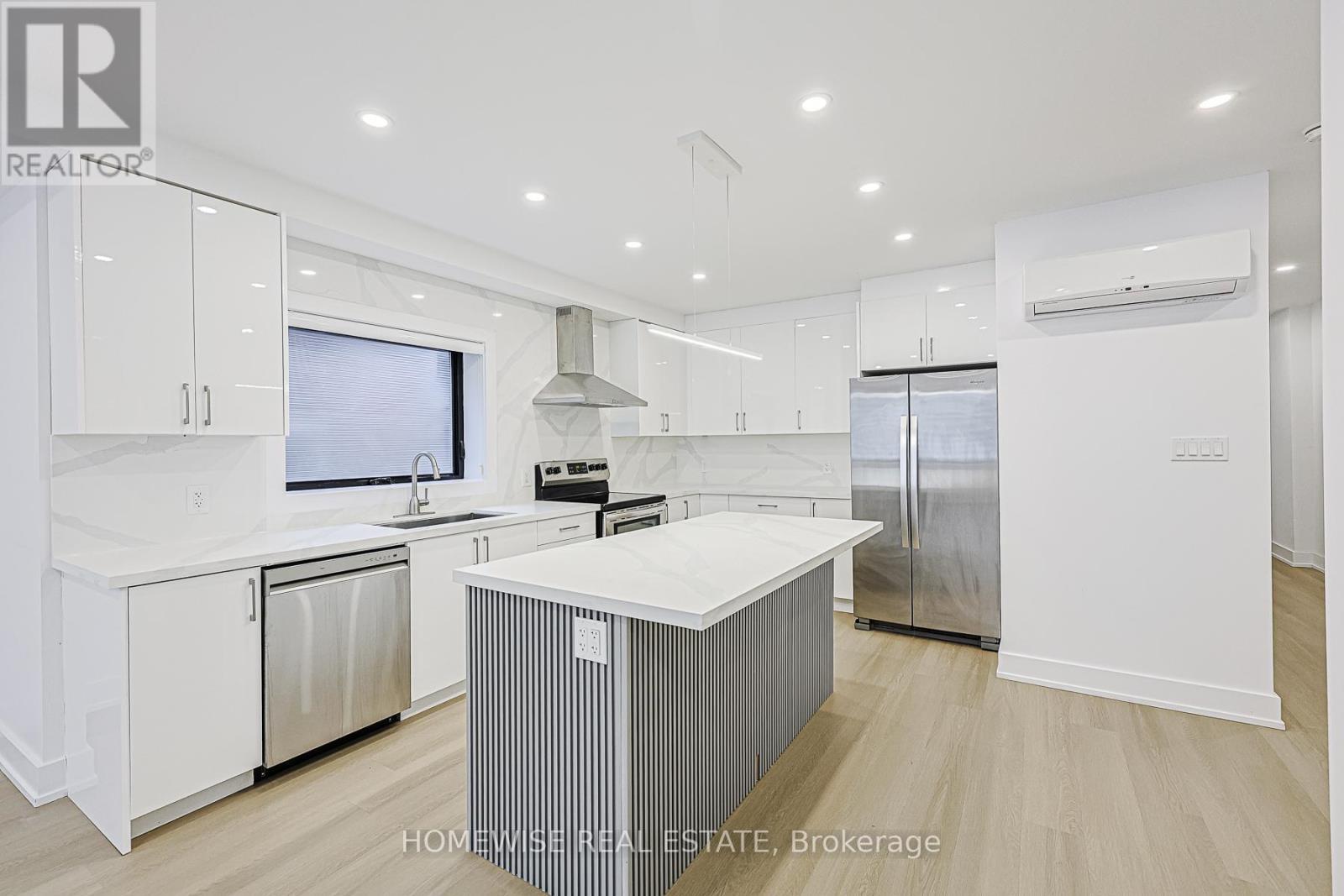 999 Eglington Avenue W, Toronto, ON