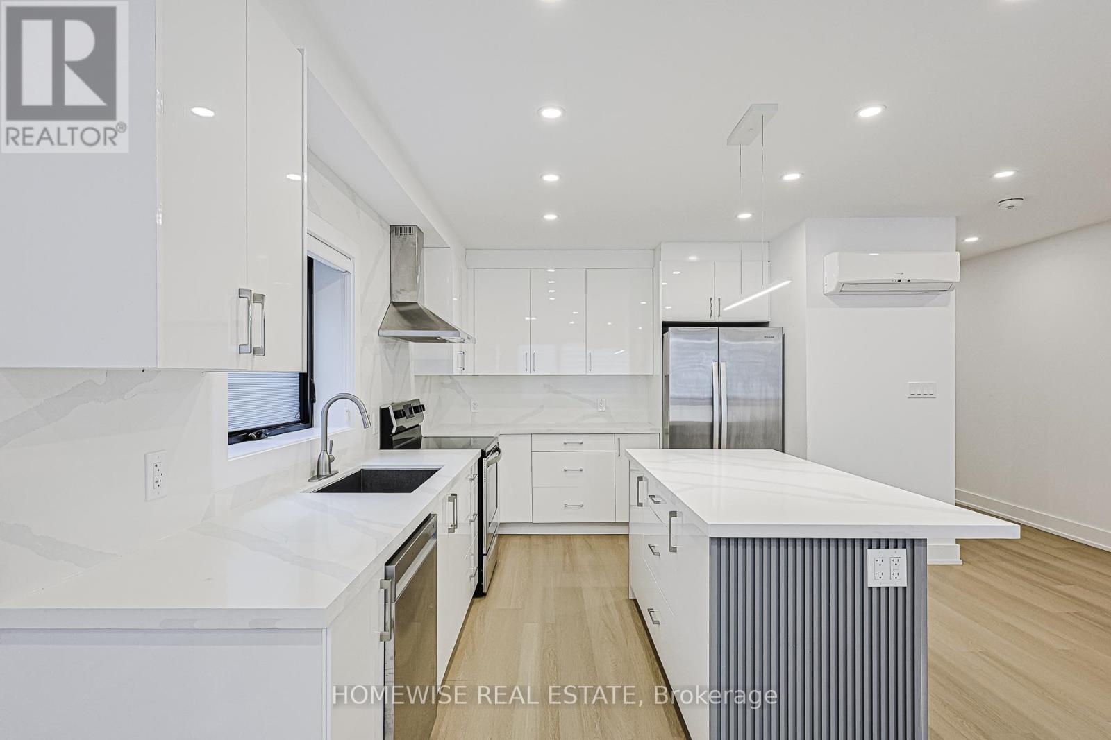 999 Eglington Avenue W, Toronto, ON