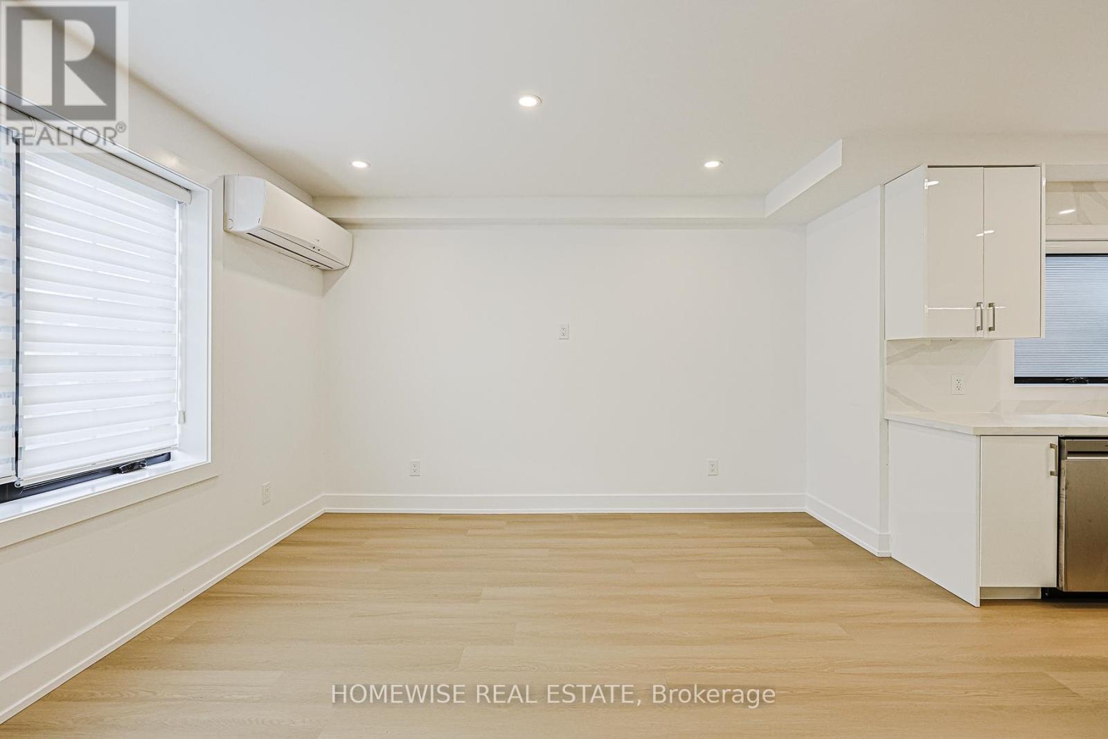 999 Eglington Avenue W, Toronto, ON