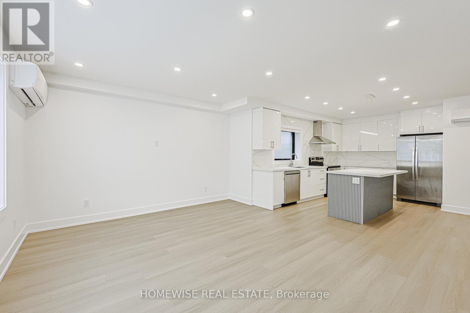 999 Eglington Avenue W, Toronto, ON