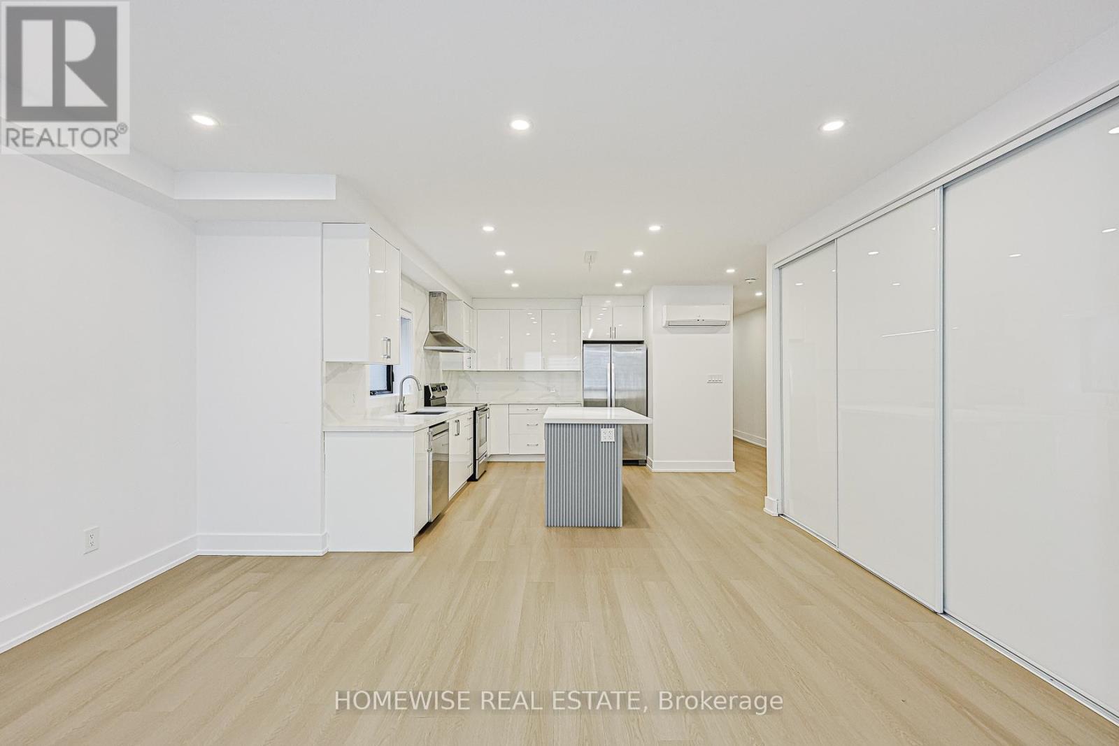 999 Eglington Avenue W, Toronto, ON