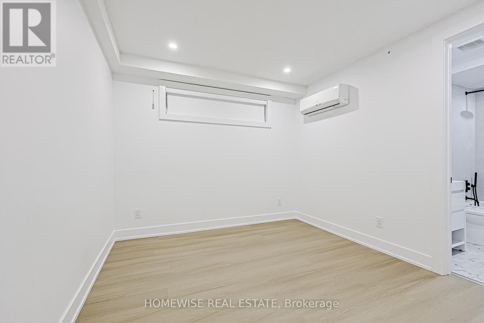 999 Eglington Avenue W, Toronto, ON