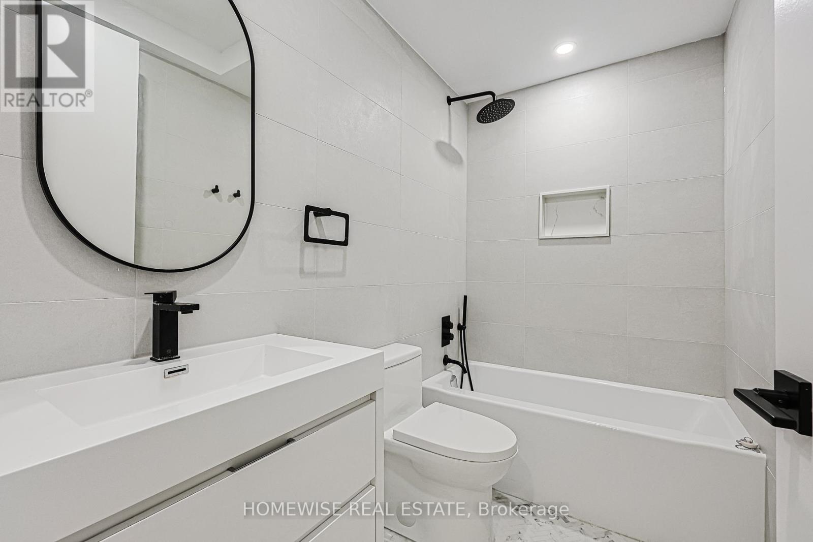 999 Eglington Avenue W, Toronto, ON