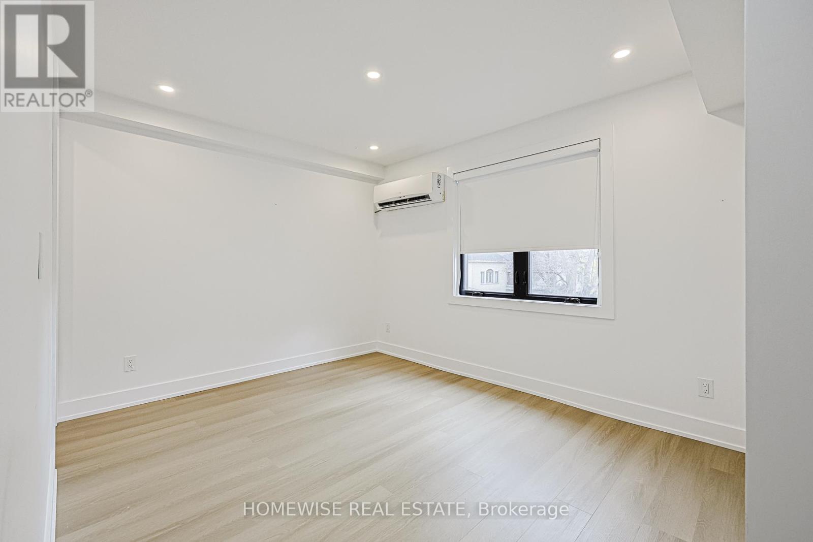 999 Eglington Avenue W, Toronto, ON