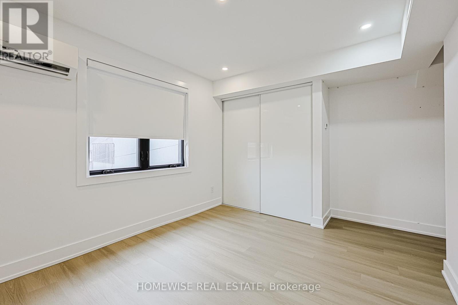 999 Eglington Avenue W, Toronto, ON