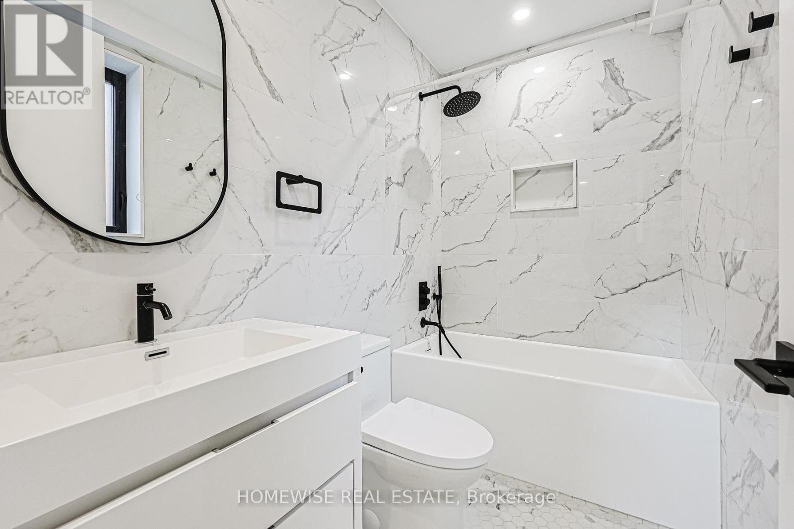 999 Eglington Avenue W, Toronto, ON