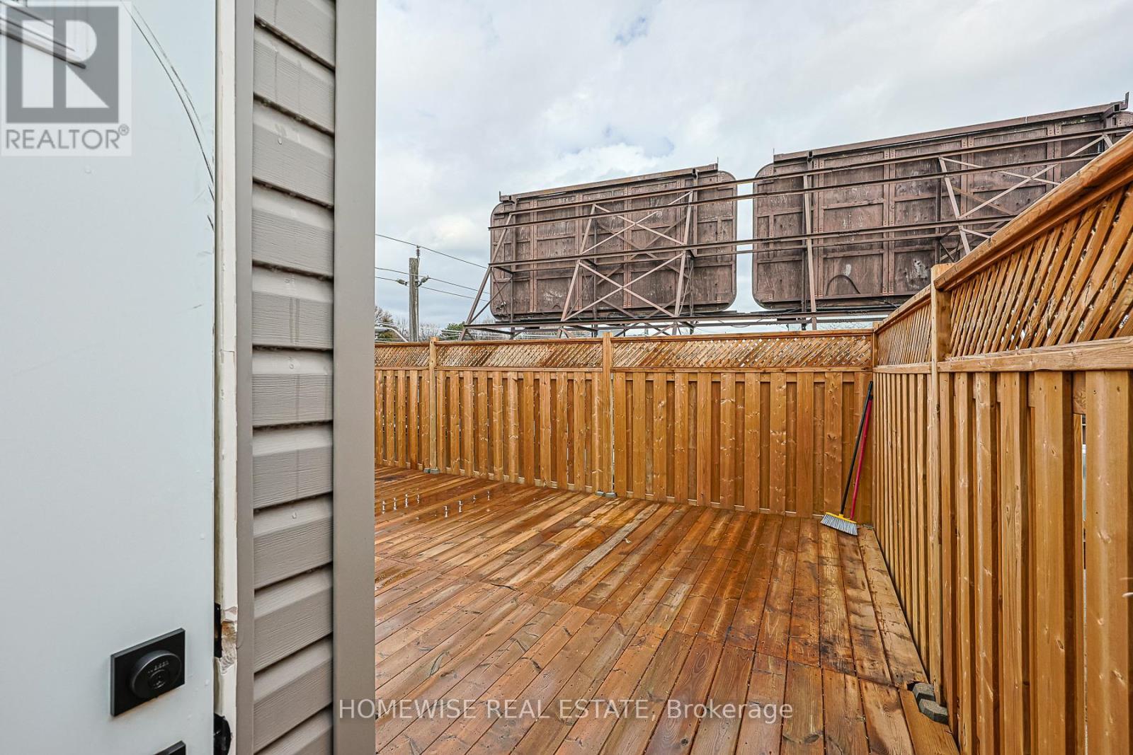 999 Eglington Avenue W, Toronto, ON