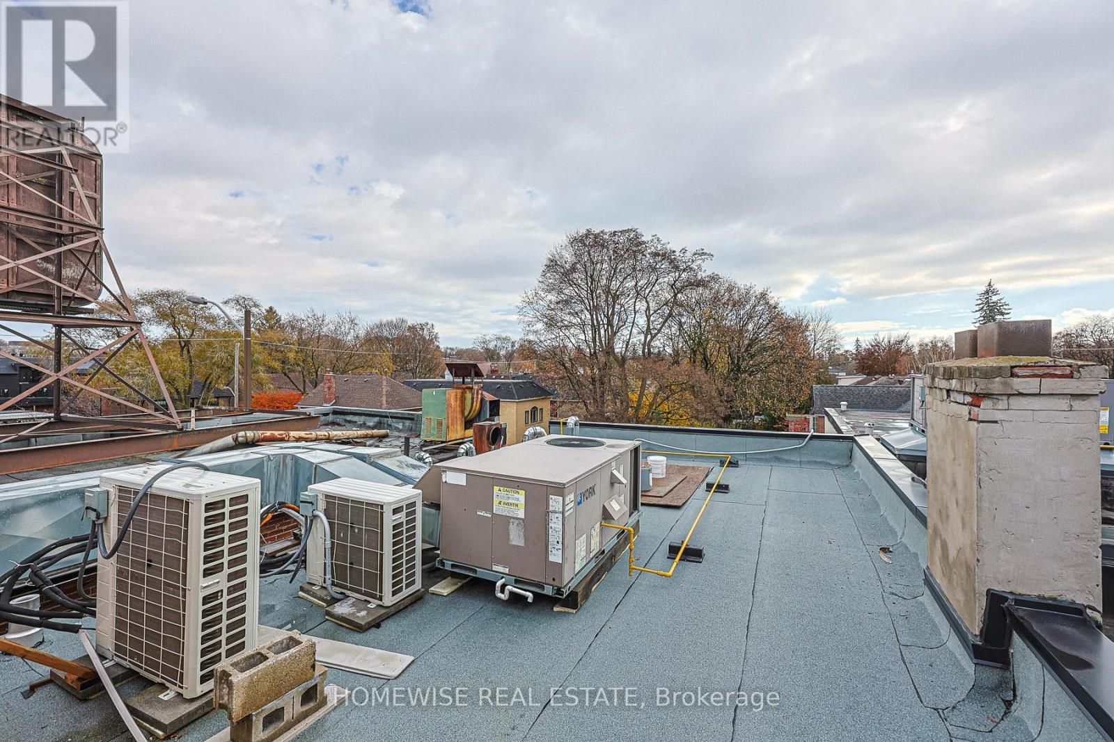 999 Eglington Avenue W, Toronto, ON