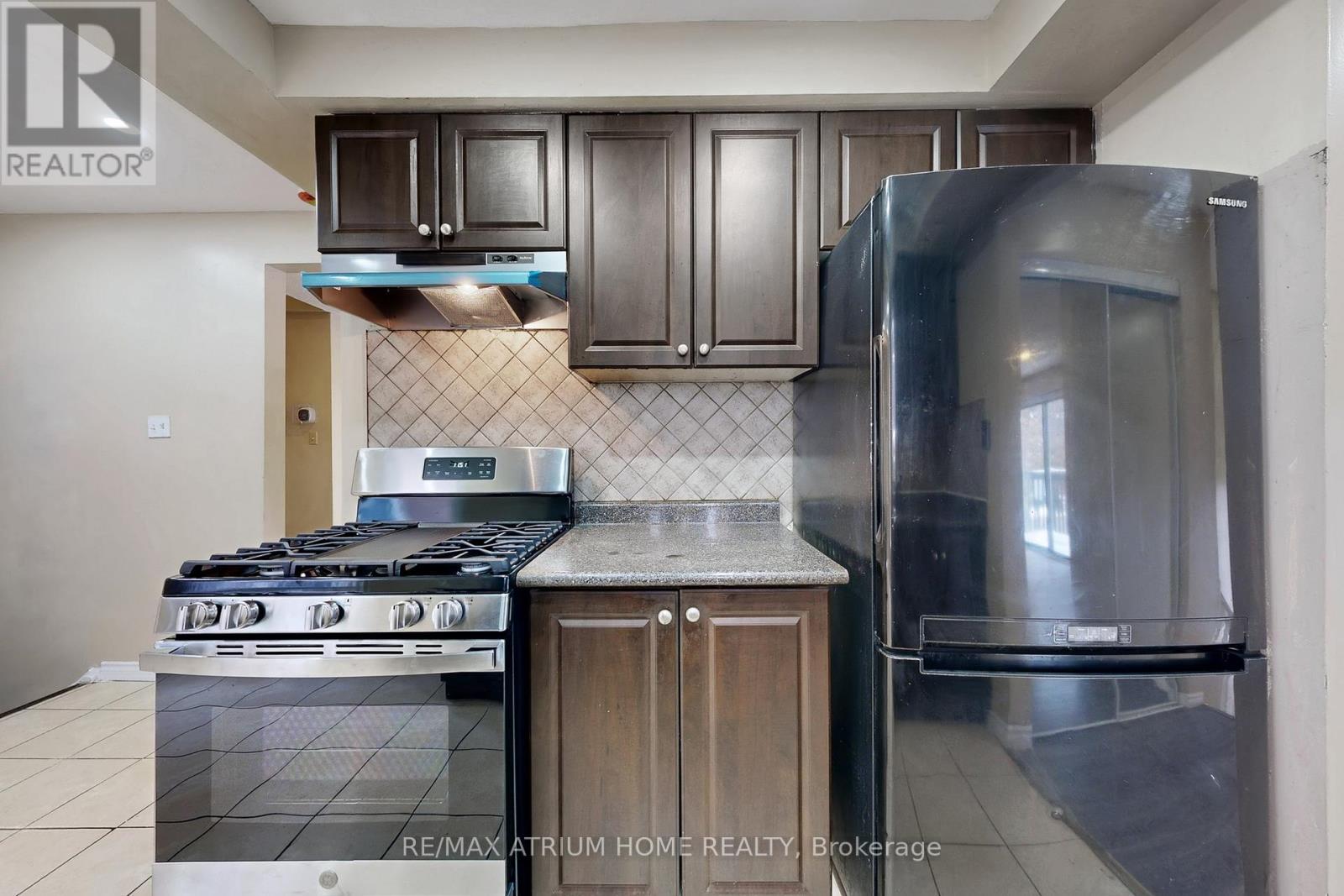 3 Plumbrook Crescent, Toronto, ON - Indoor Photo Showing Kitchen