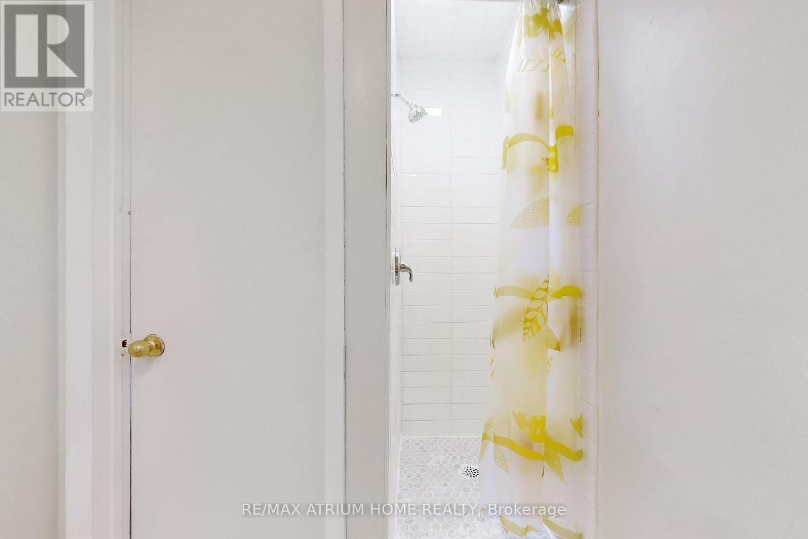 3 Plumbrook Crescent, Toronto, ON - Photo Showing Bathroom