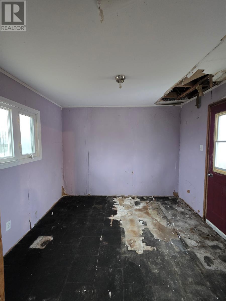 9 First Avenue, Gilliams, NL - Indoor