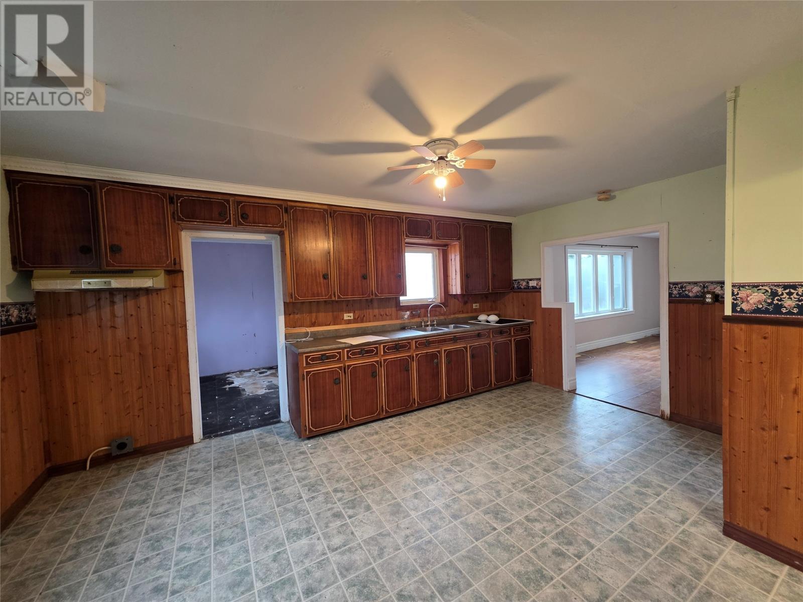 9 First Avenue, Gilliams, NL - Indoor Photo Showing Kitchen With Double Sink