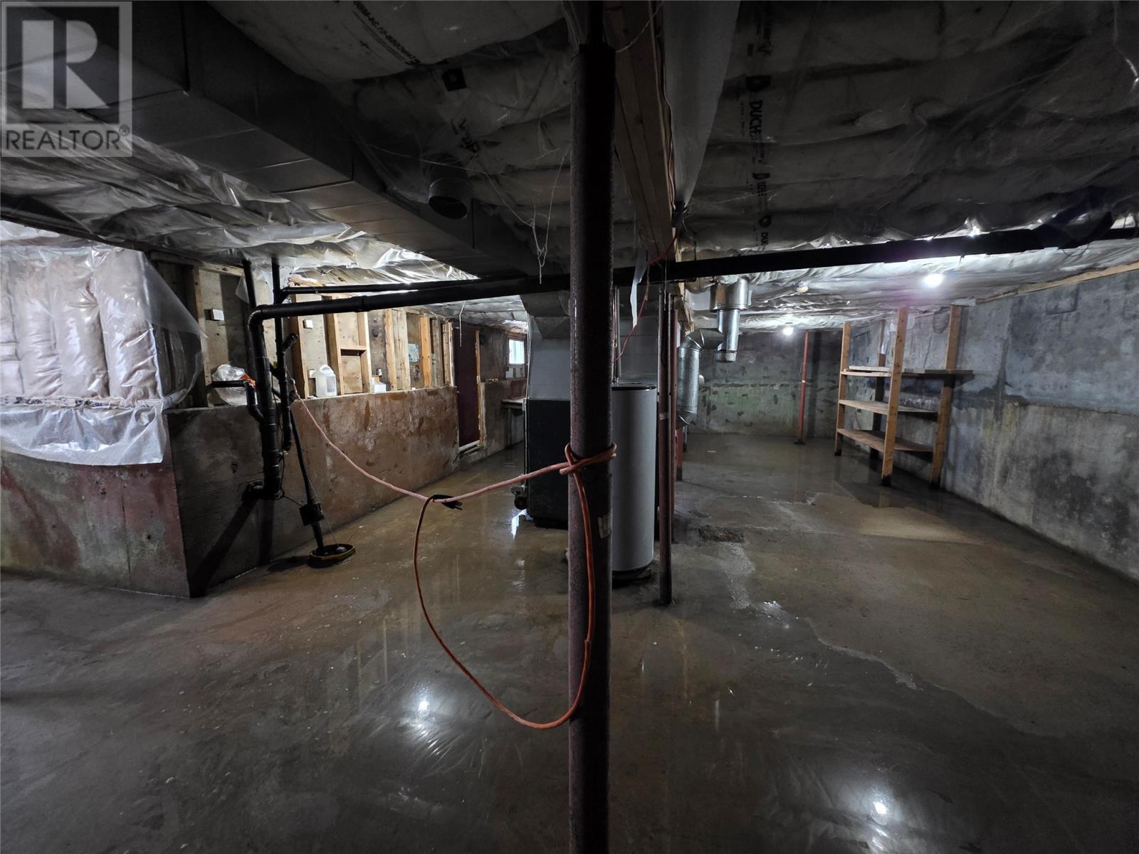 9 First Avenue, Gilliams, NL - Indoor