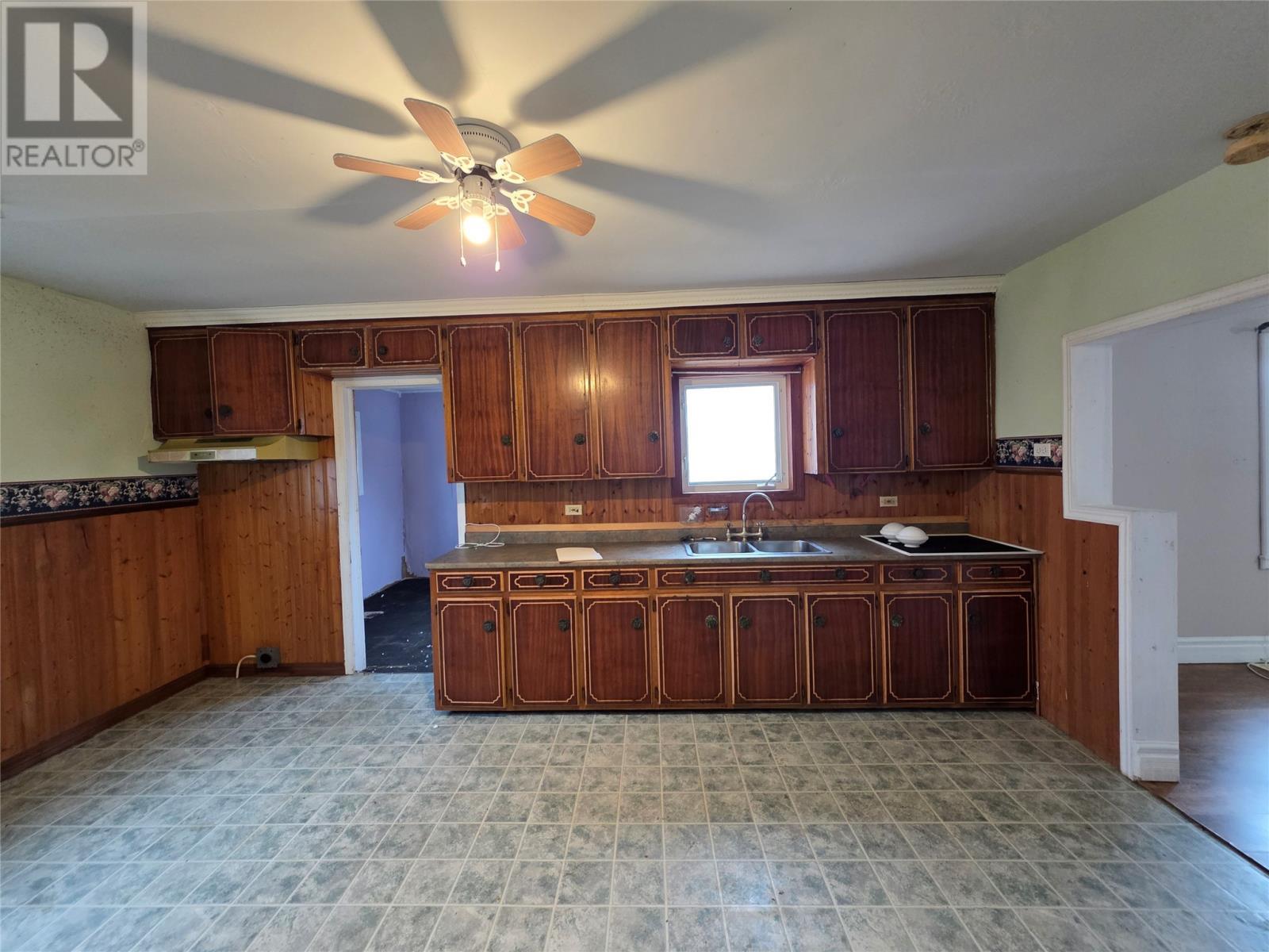 9 First Avenue, Gilliams, NL - Indoor Photo Showing Kitchen With Double Sink