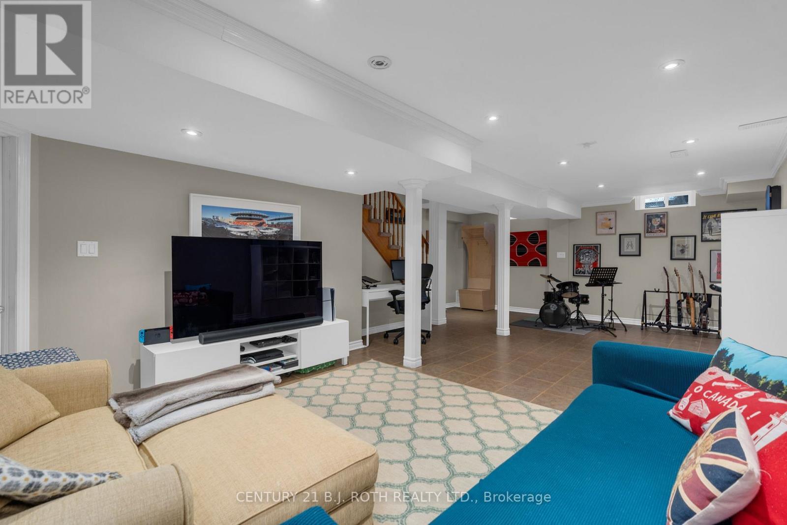 1987 Treetop Way, Pickering, ON - Indoor