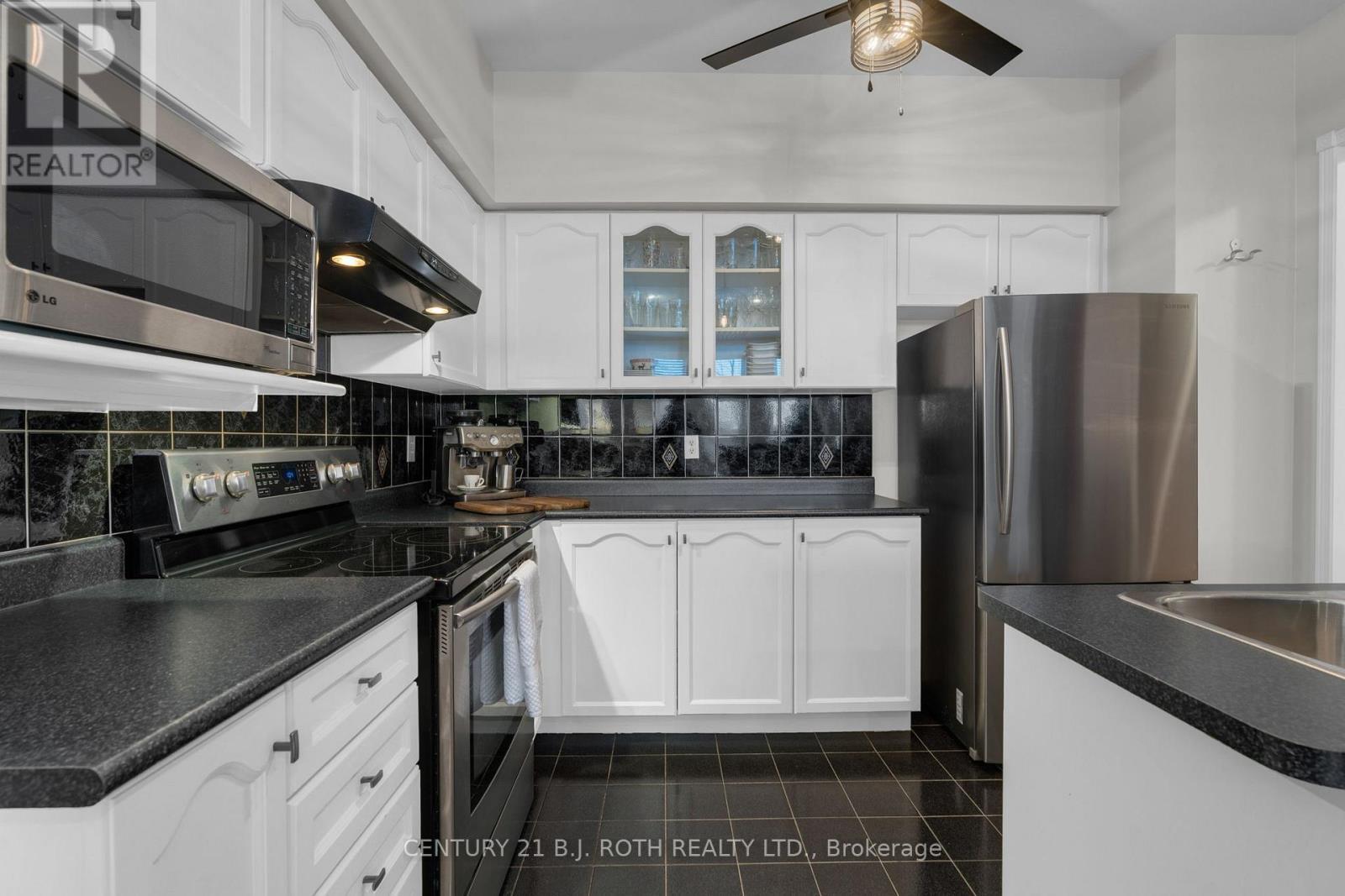 1987 Treetop Way, Pickering, ON - Indoor Photo Showing Kitchen