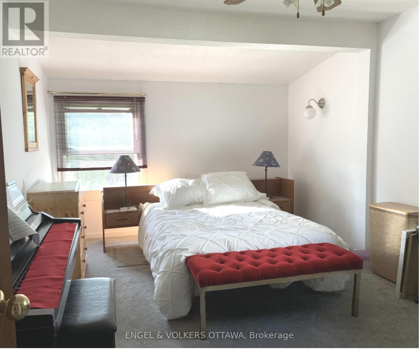 2924 Ahearn Avenue S, Ottawa, ON - Indoor Photo Showing Bedroom