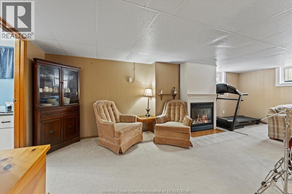 127 Balaclava Street South, Amherstburg, ON - Indoor With Fireplace