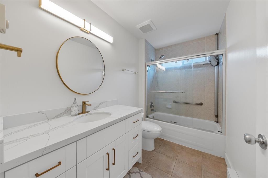 3311 155B Street, Surrey, BC - Indoor Photo Showing Bathroom