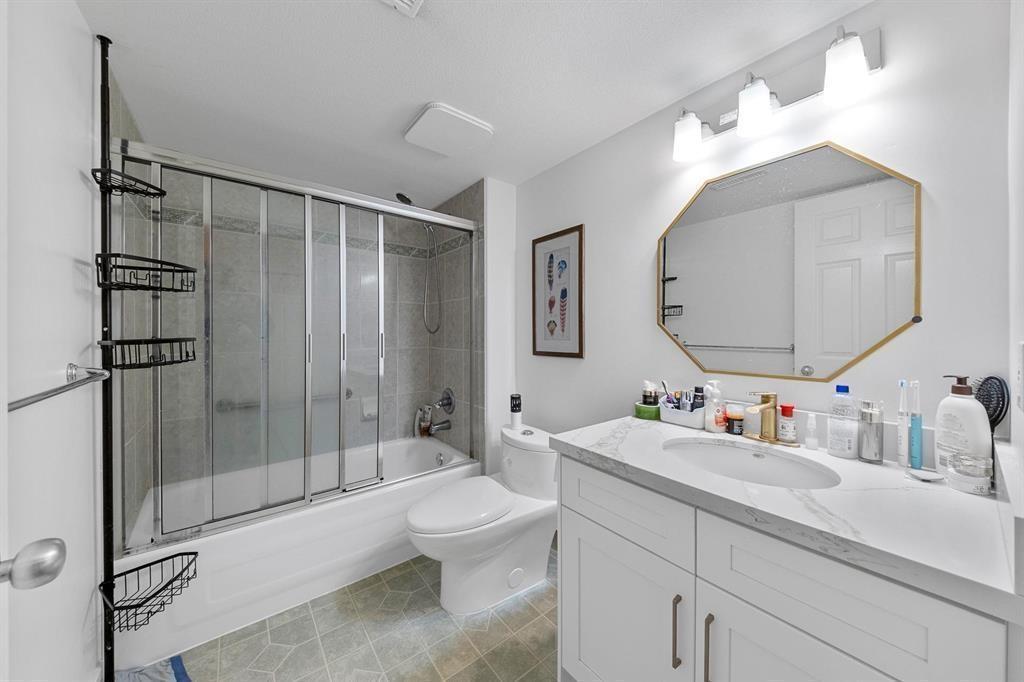 3311 155B Street, Surrey, BC - Indoor Photo Showing Bathroom