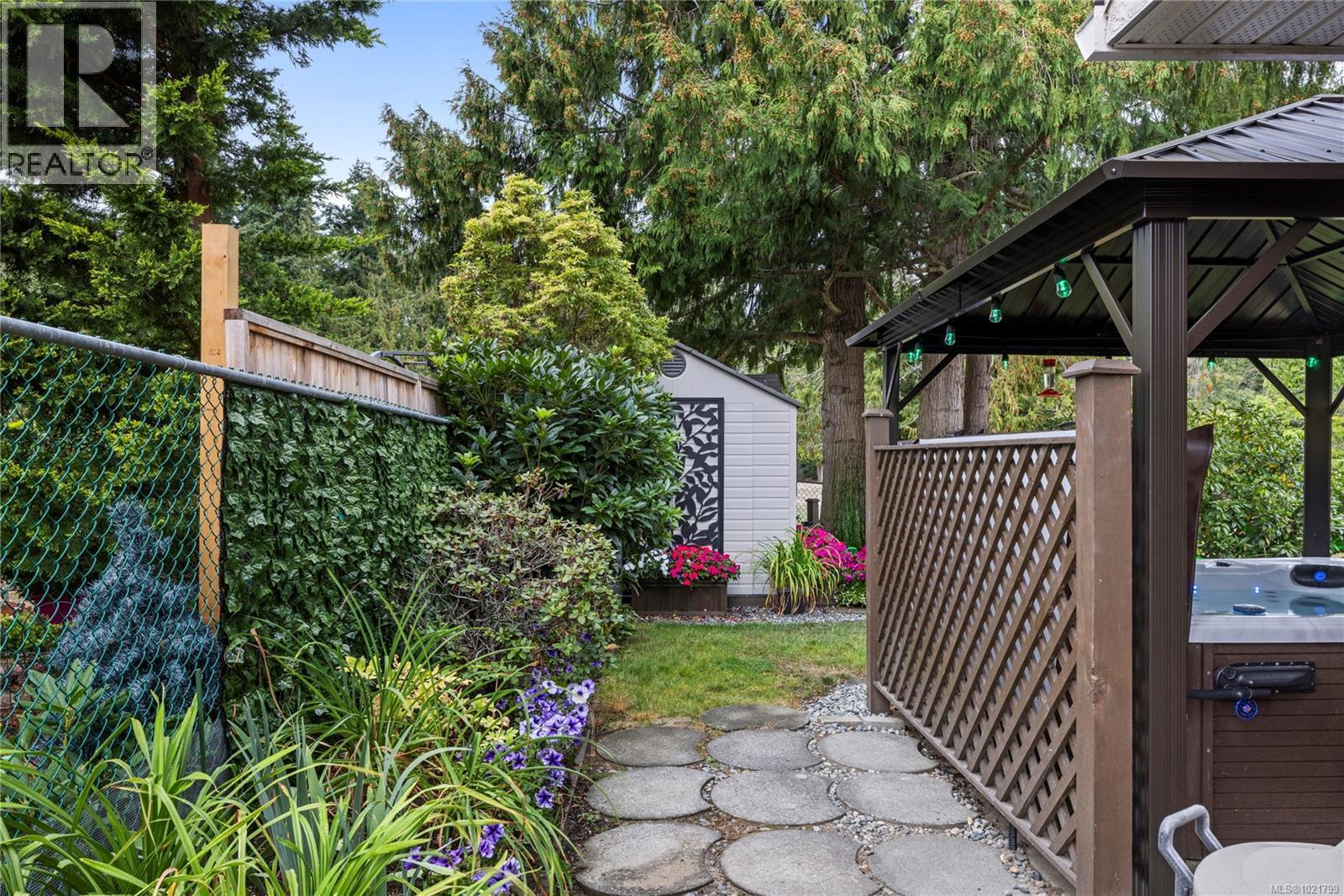 779 Mulholland Dr, Parksville, BC - Outdoor With Deck Patio Veranda