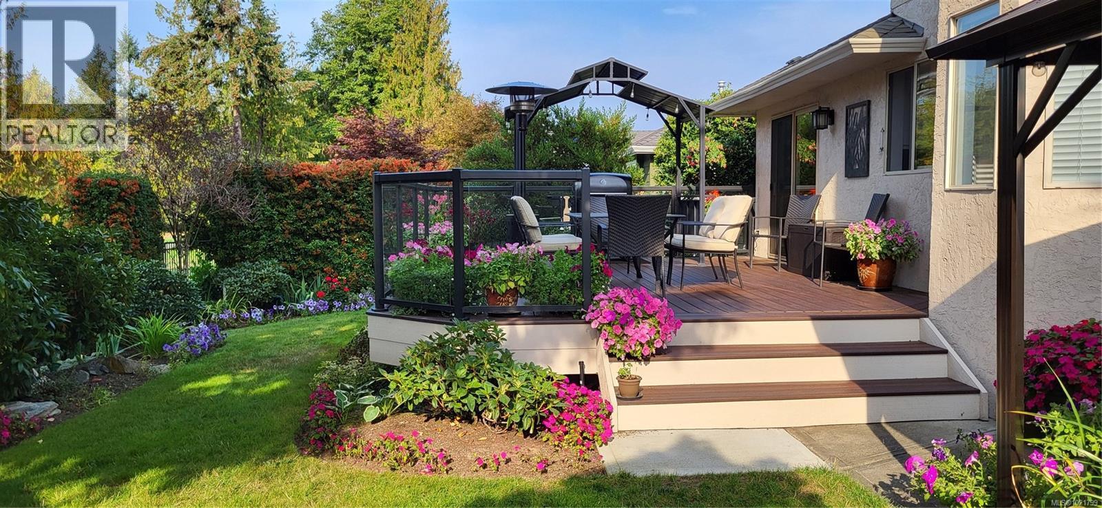 779 Mulholland Dr, Parksville, BC - Outdoor