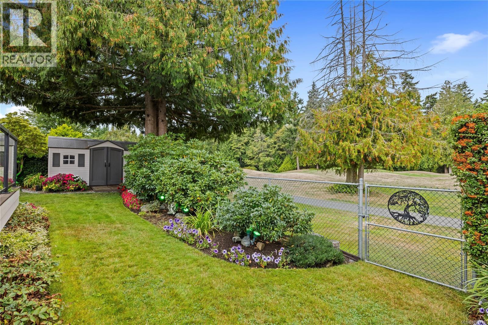 779 Mulholland Dr, Parksville, BC - Outdoor