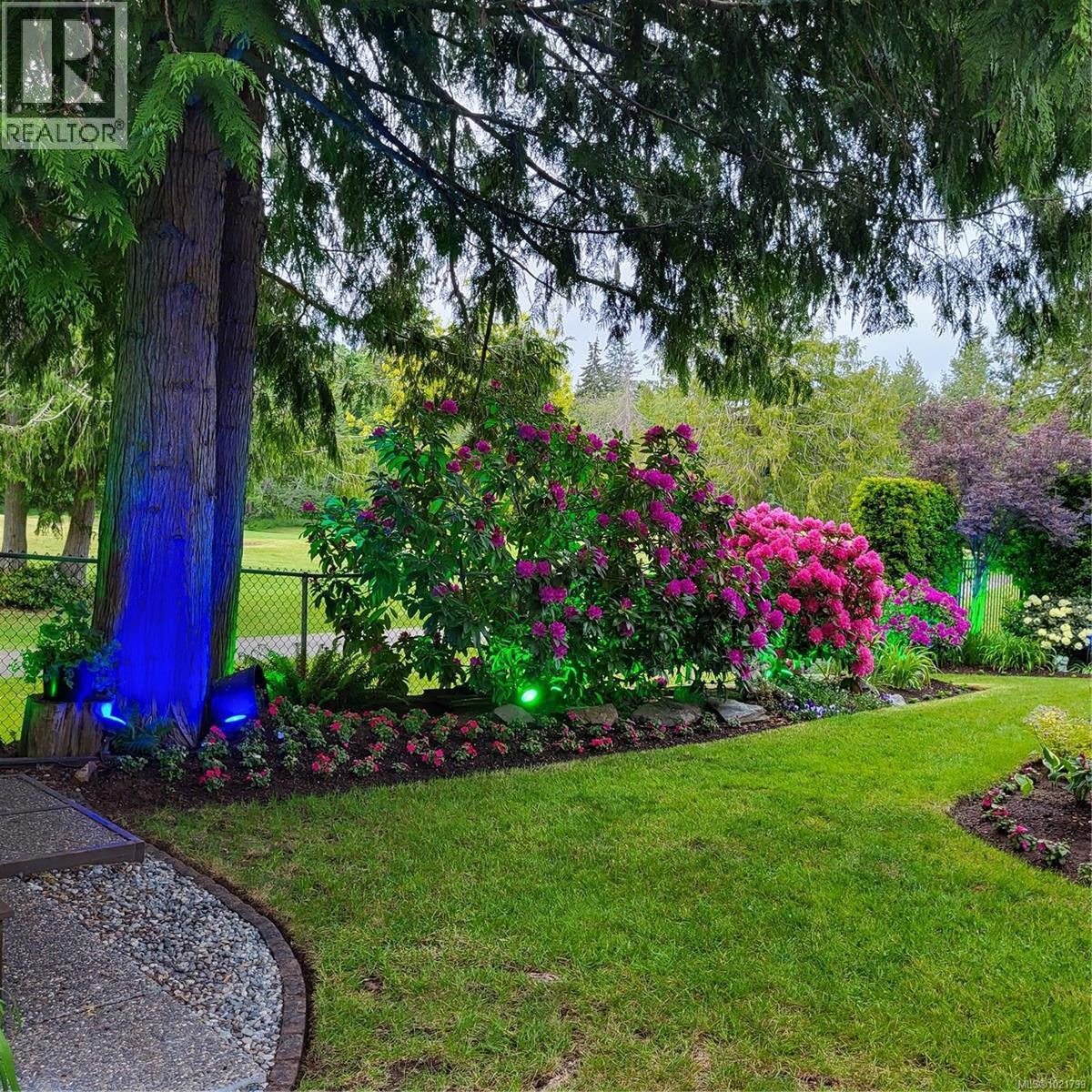 779 Mulholland Dr, Parksville, BC - Outdoor