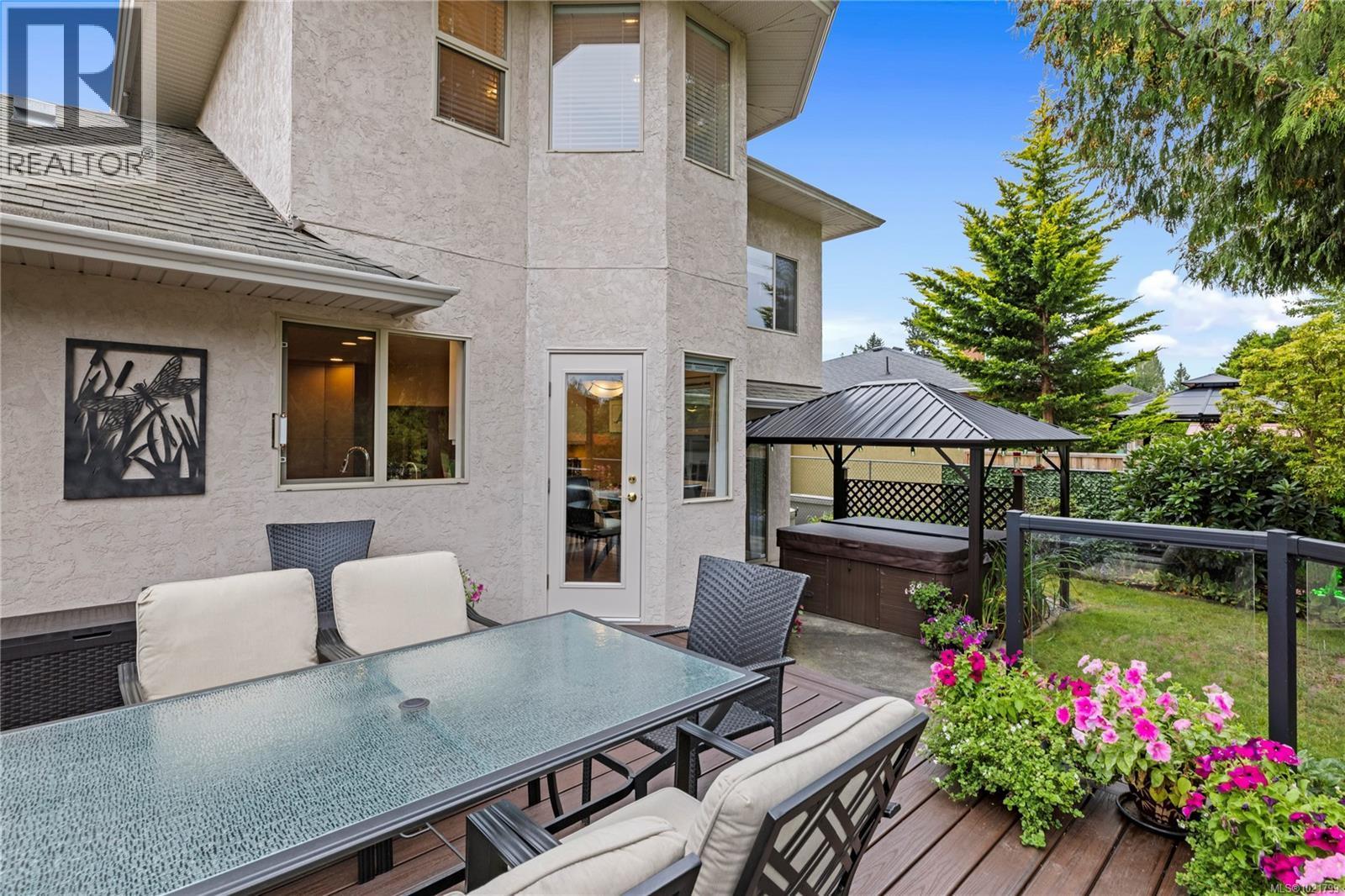 779 Mulholland Dr, Parksville, BC - Outdoor With Deck Patio Veranda With Exterior