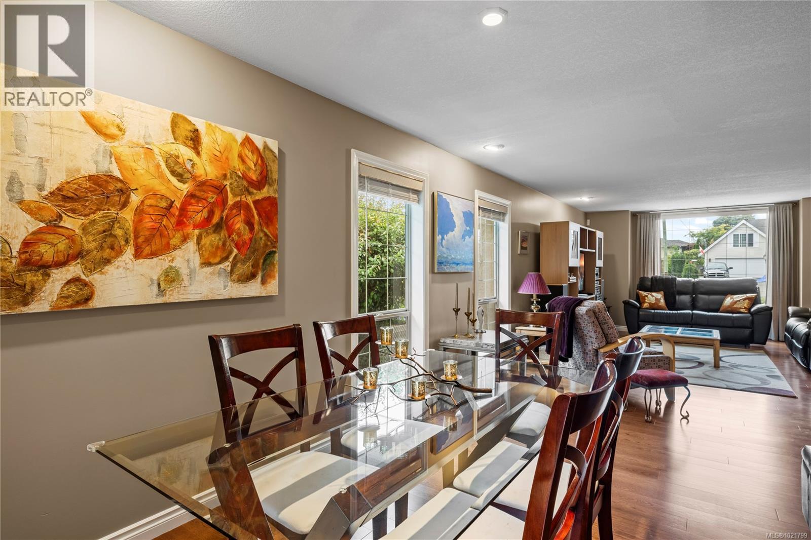 779 Mulholland Dr, Parksville, BC - Indoor Photo Showing Dining Room