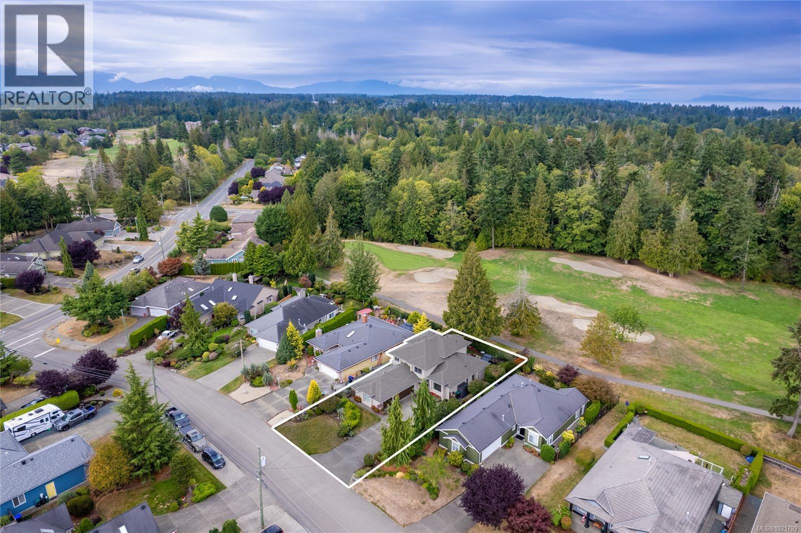 779 Mulholland Dr, Parksville, BC - Outdoor With View