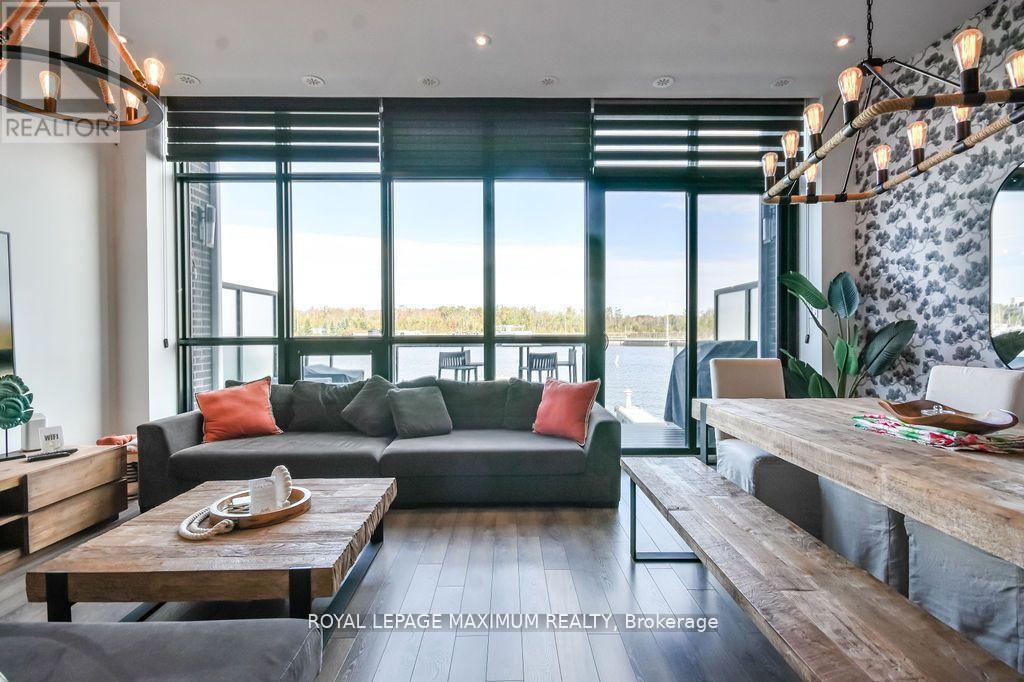 3527 Riva Avenue, Innisfil, ON - Indoor Photo Showing Living Room