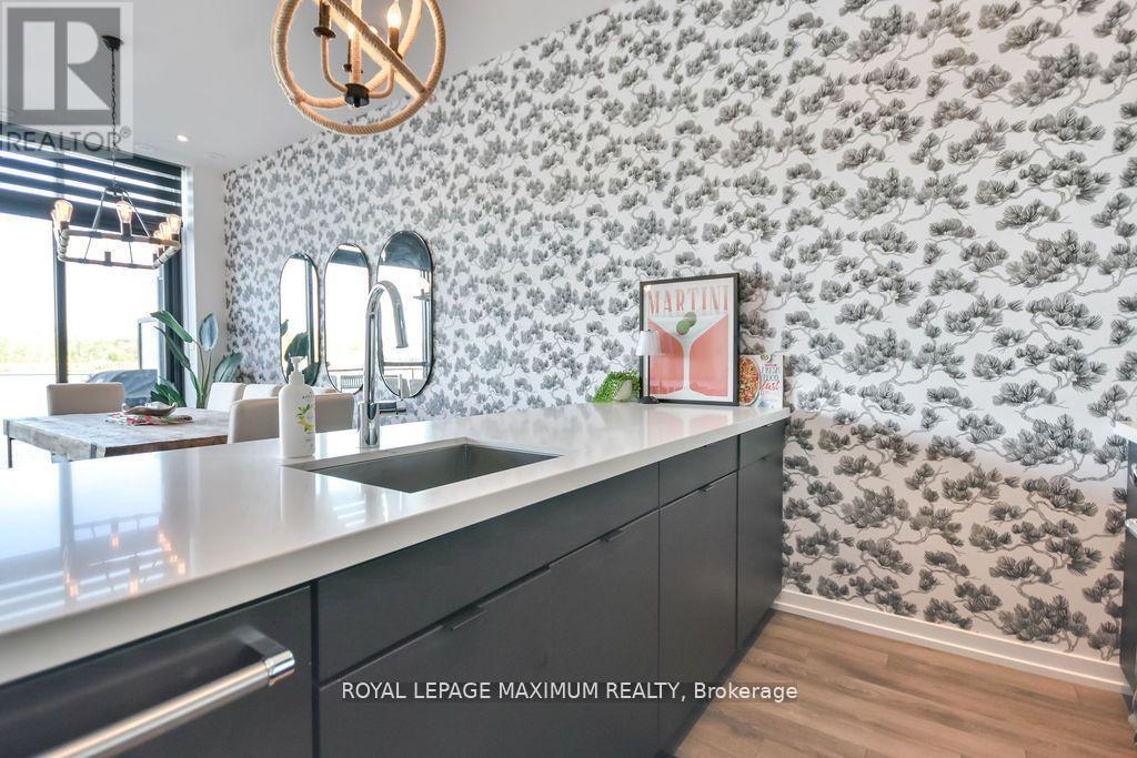3527 Riva Avenue, Innisfil, ON - Indoor Photo Showing Kitchen