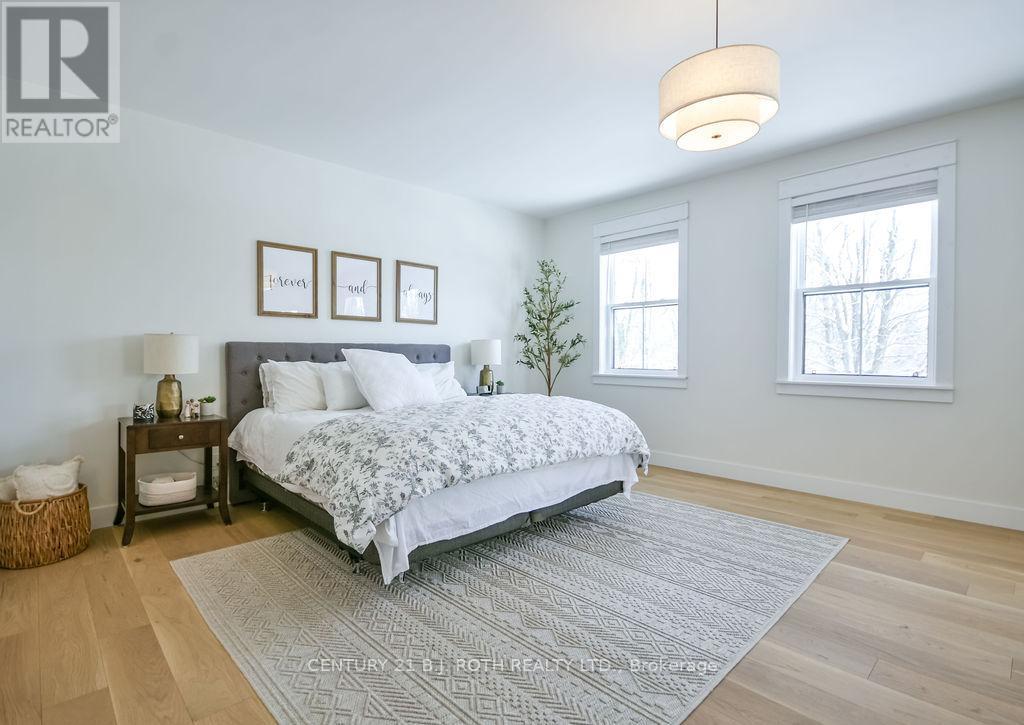63 Highland Drive, Oro-Medonte, ON - Indoor Photo Showing Bedroom