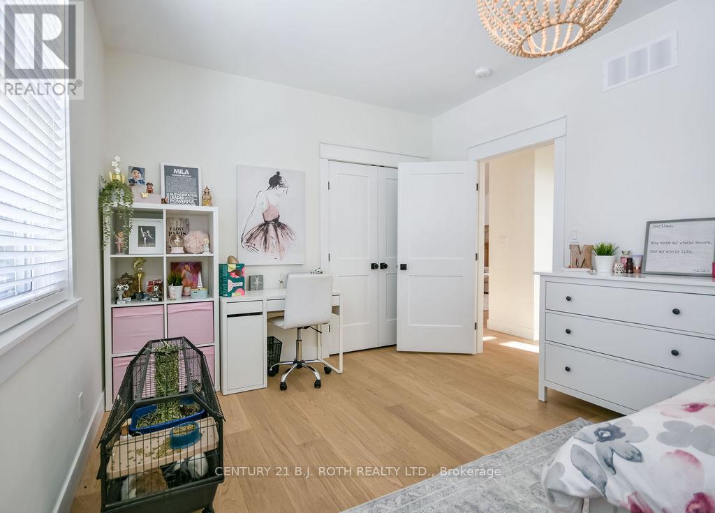 63 Highland Drive, Oro-Medonte, ON - Indoor Photo Showing Bedroom