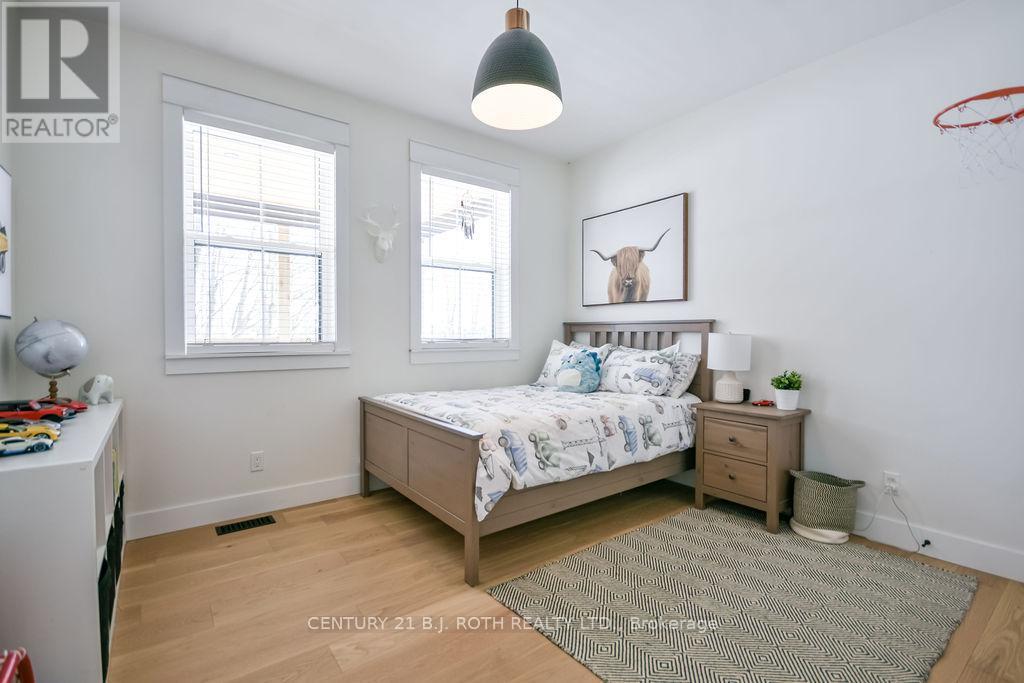 63 Highland Drive, Oro-Medonte, ON - Indoor Photo Showing Bedroom