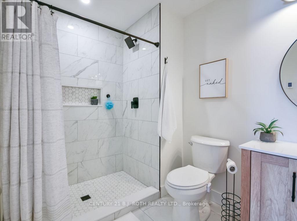 63 Highland Drive, Oro-Medonte, ON - Indoor Photo Showing Bathroom