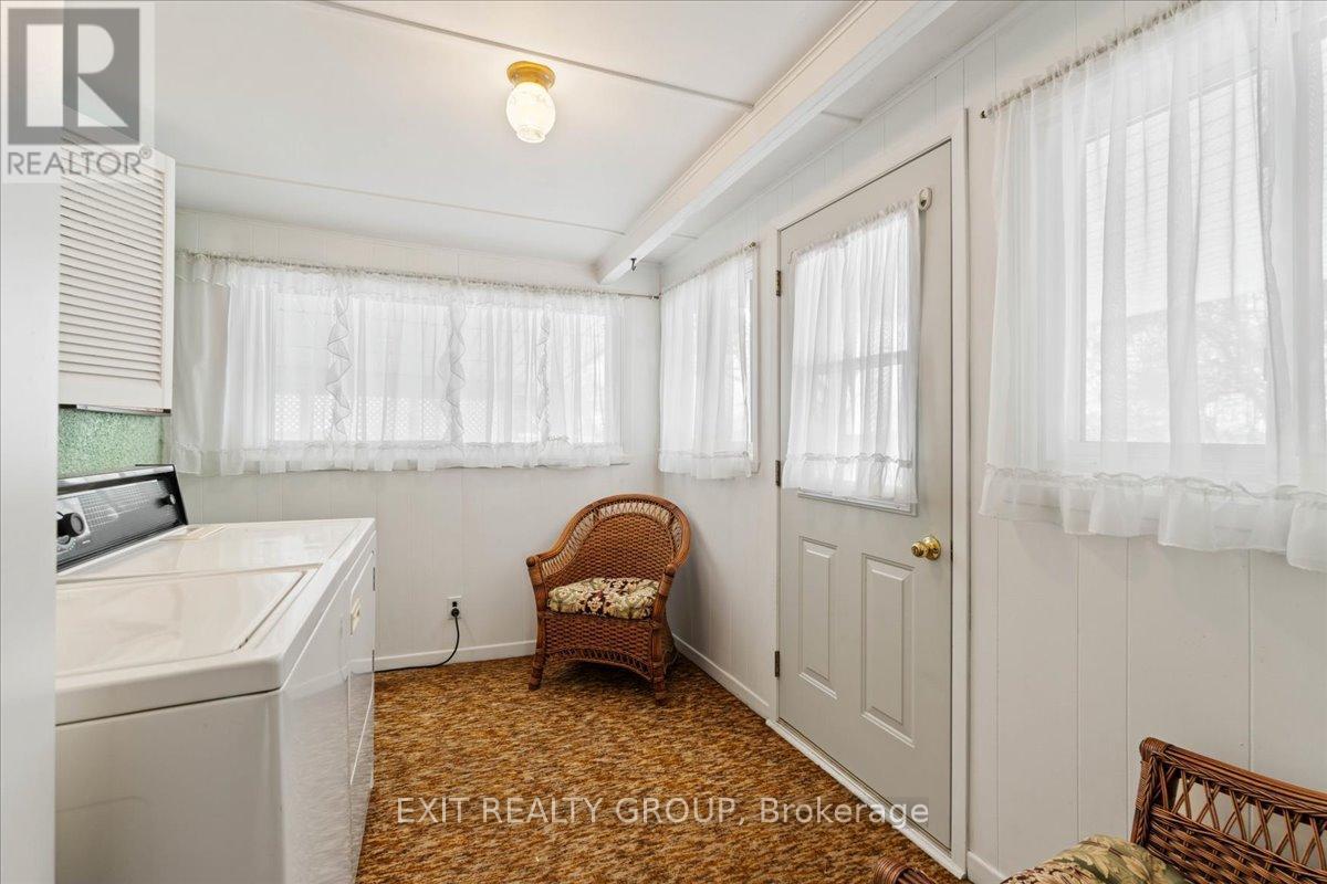 36 Valleyview Crescent, Belleville (Belleville Ward), ON - Indoor Photo Showing Laundry Room