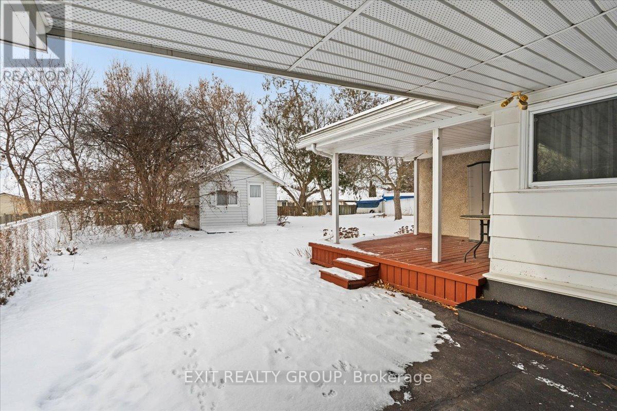 36 Valleyview Crescent, Belleville (Belleville Ward), ON - Outdoor